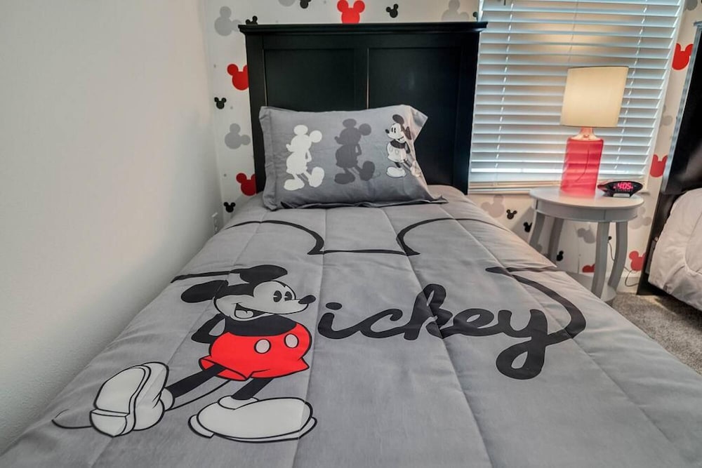 Best Location Property w Pool Located Very Close to Disney and Most Attractions - Image 4