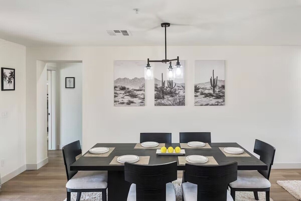 Desert Dream- Retreat with Heated Pool