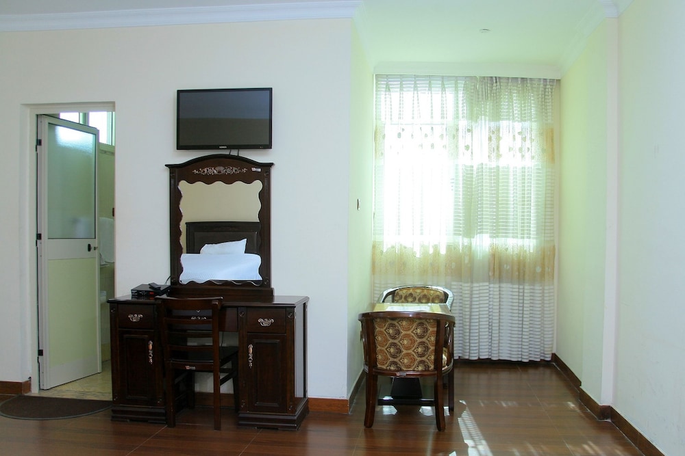 Bnow Hotel