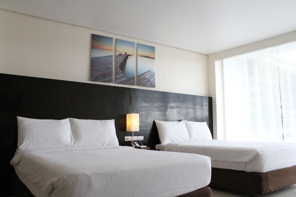 Ocean Suites Boutique Hotel