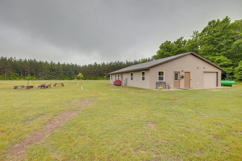 Toivola Home w/ Fire Pit: 8 Mi to Lake Superior! view 3