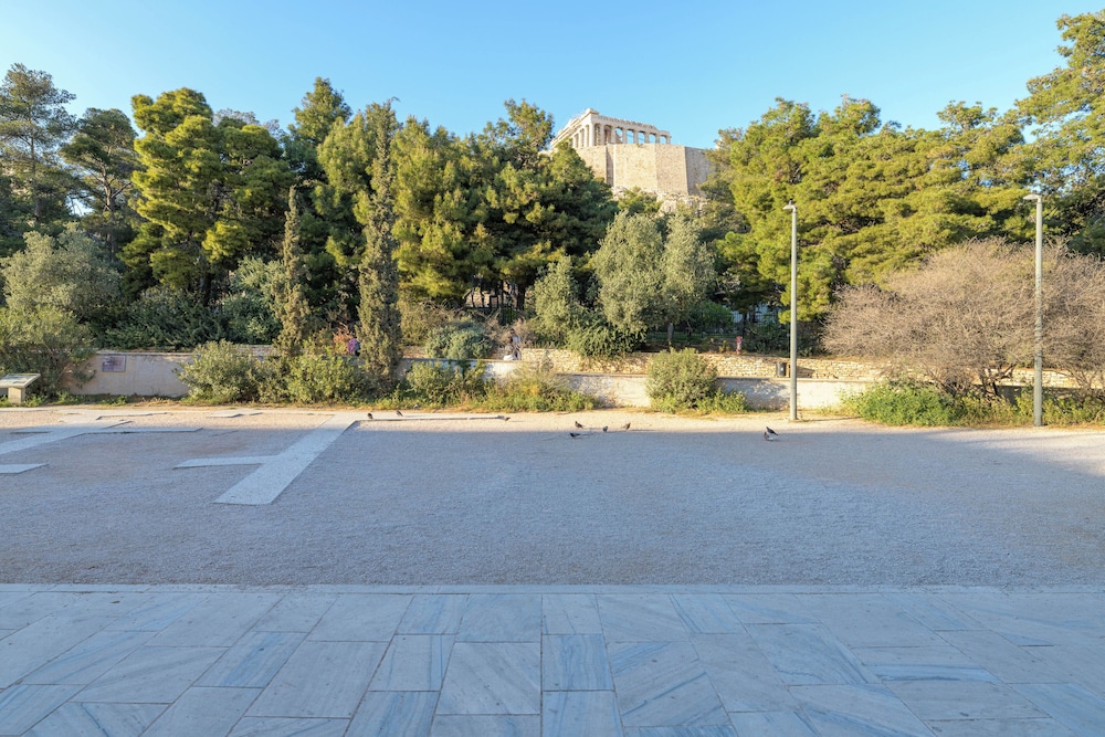 Acropolis Loom Suite