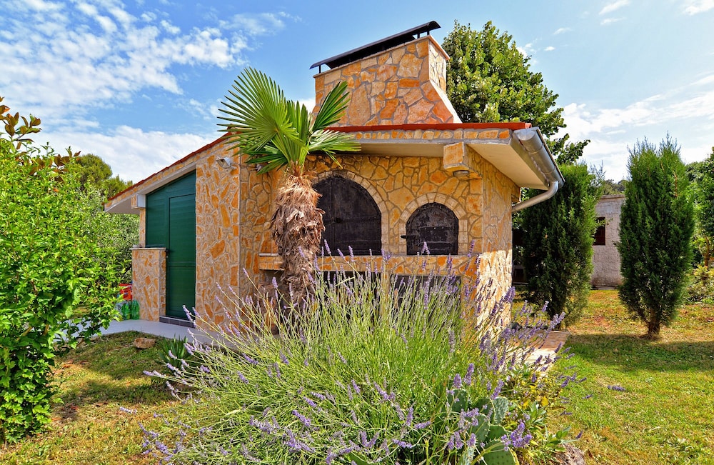 Photo 25