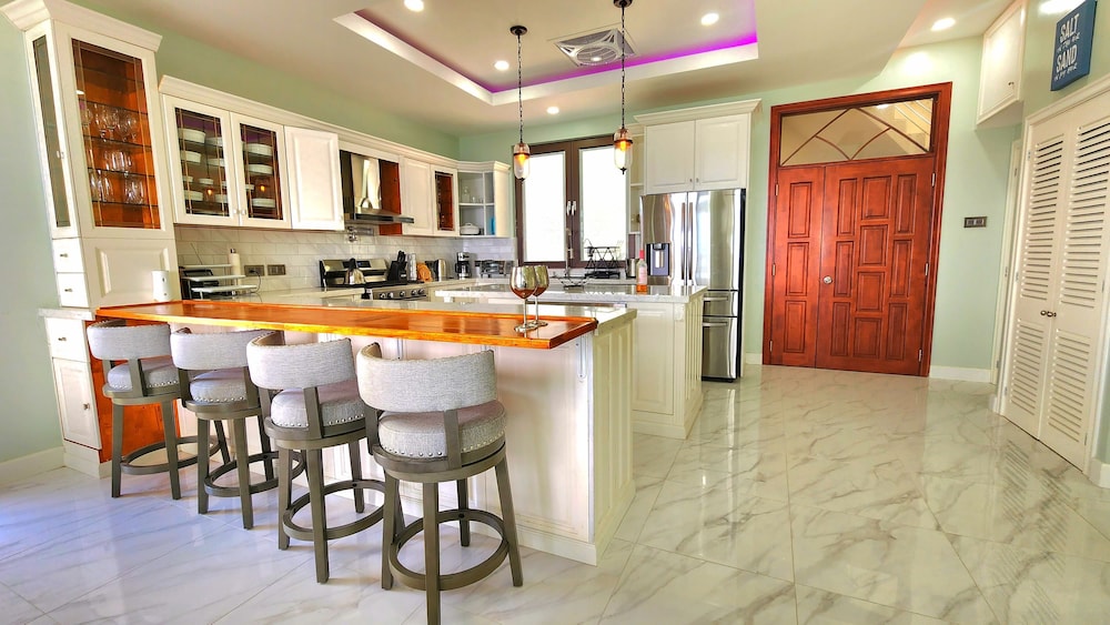 Yellow Sands Luxury Villas Unit 1