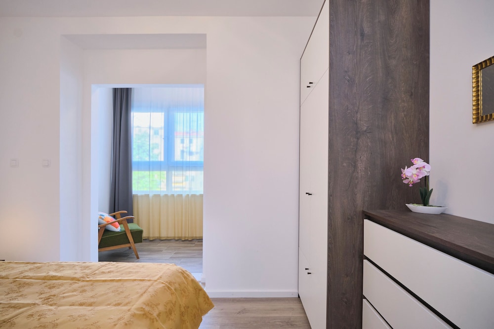 LAV Central Apartment by Litto