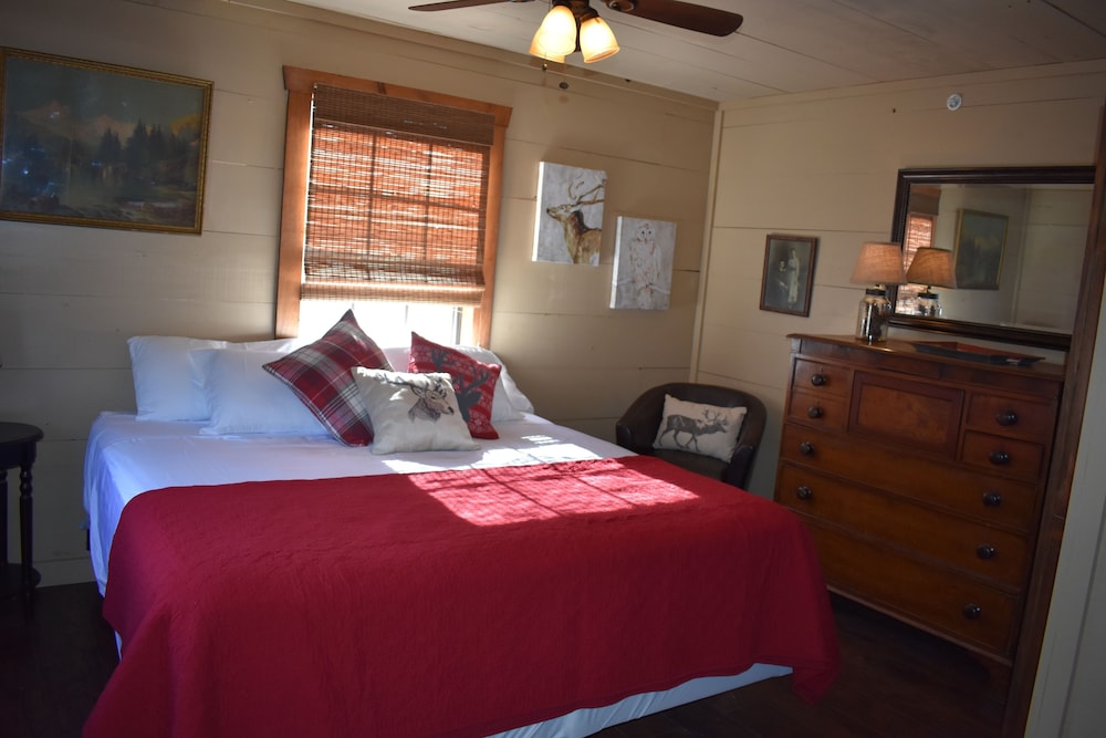 Bear Creek Lodge Cabin Resort