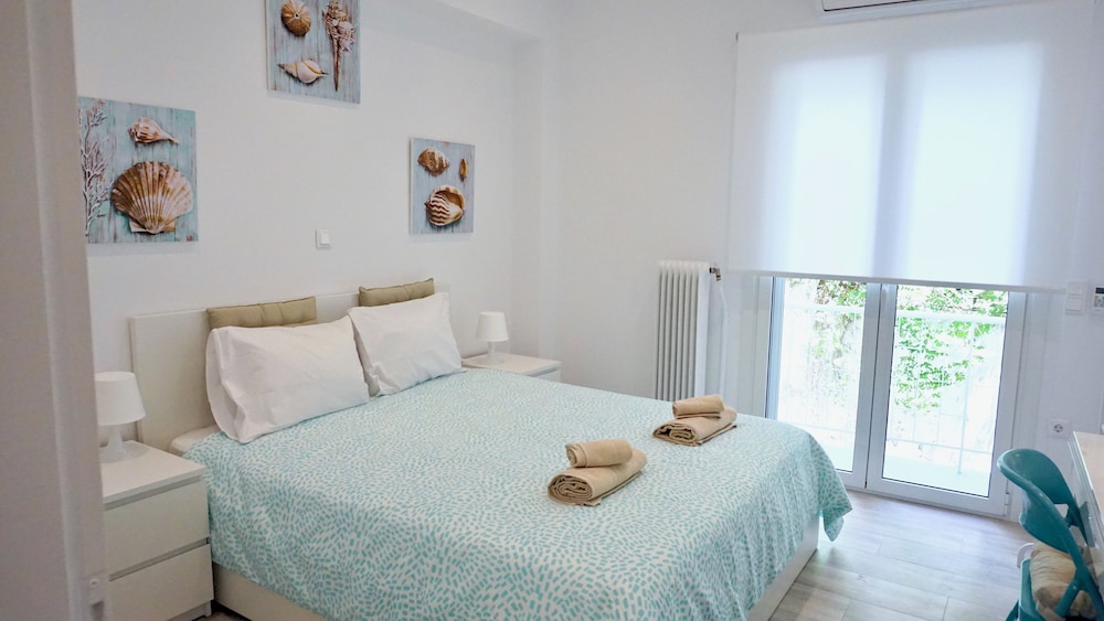 Minimal Fresh Apartment in Athens photo 2