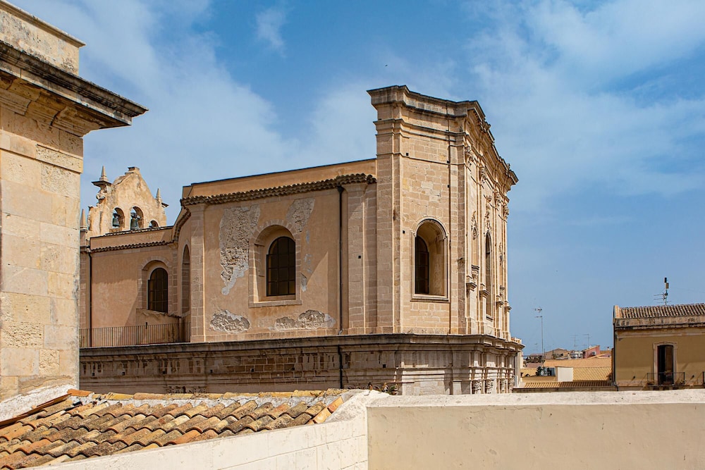 GHS - Nel Cuore di Ortigia con Terrazza - LOC en Syracuse — building