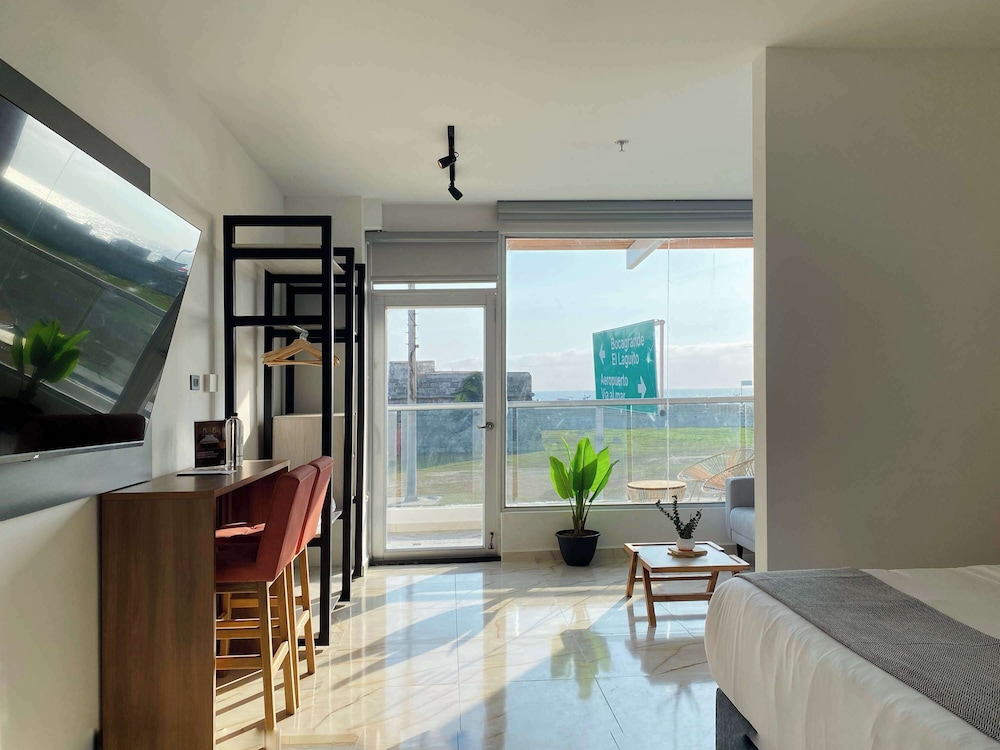 w Inviting 3BR w AC Near Ciudad Amurallada