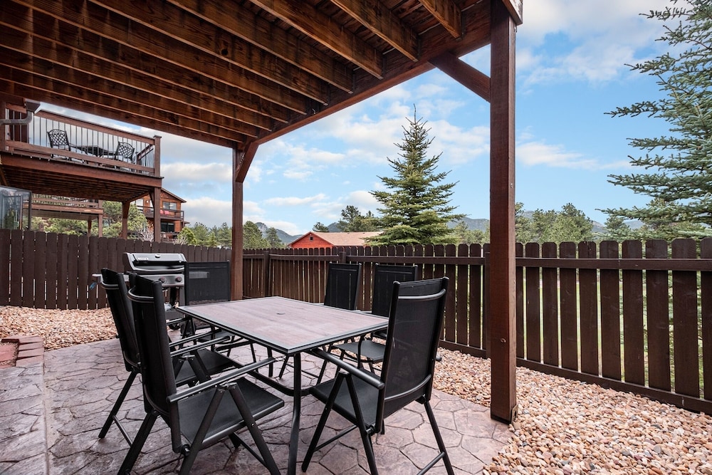 Twin Pines -- Ev 6123 3 Bedroom Townhouse by RedAwning - Property Image 1