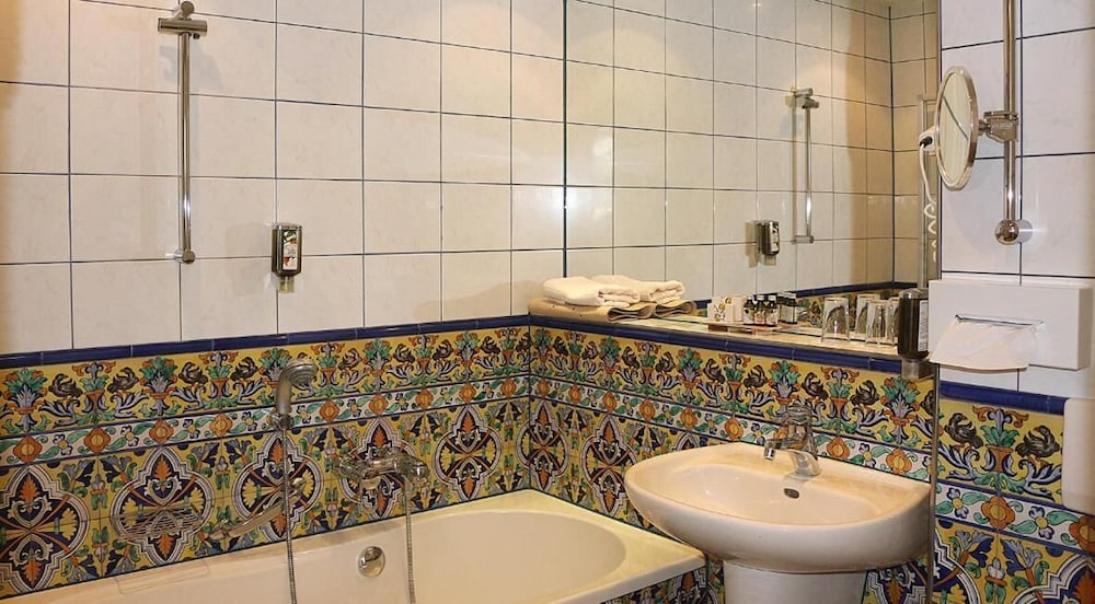 Hotel Spanischer Hof - Property Image 57