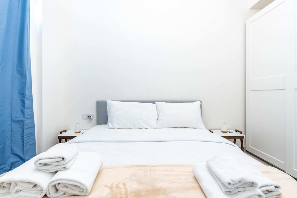 Bright & Spacious 1BD Flat With Balconydubai JVC