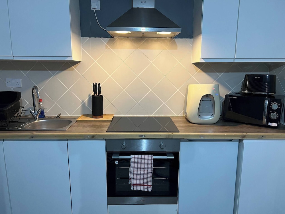 Pine Studio Apartment- Your Own Quiet Space!