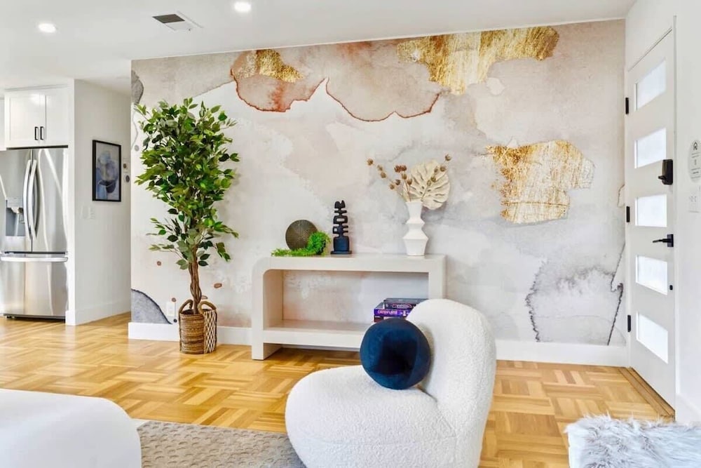@ Marbella Lane - Stylish 4BR w/ Revitalizing View