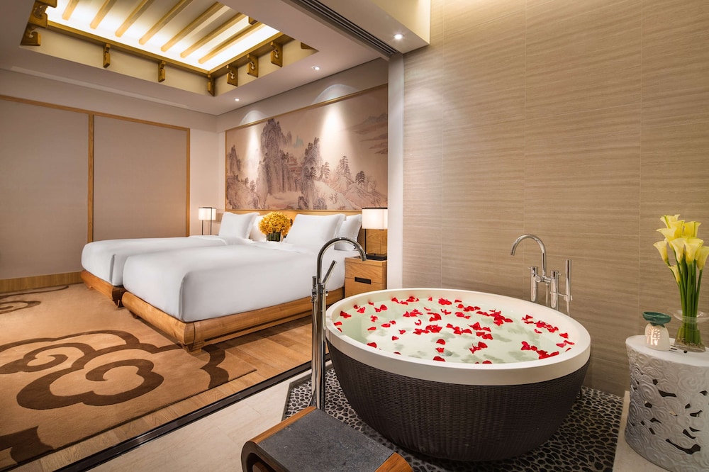 Banyan Tree Huangshan