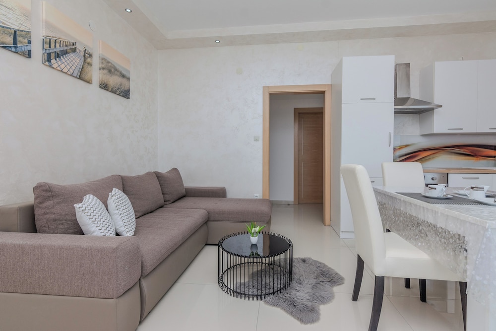 Apartments Mavracic