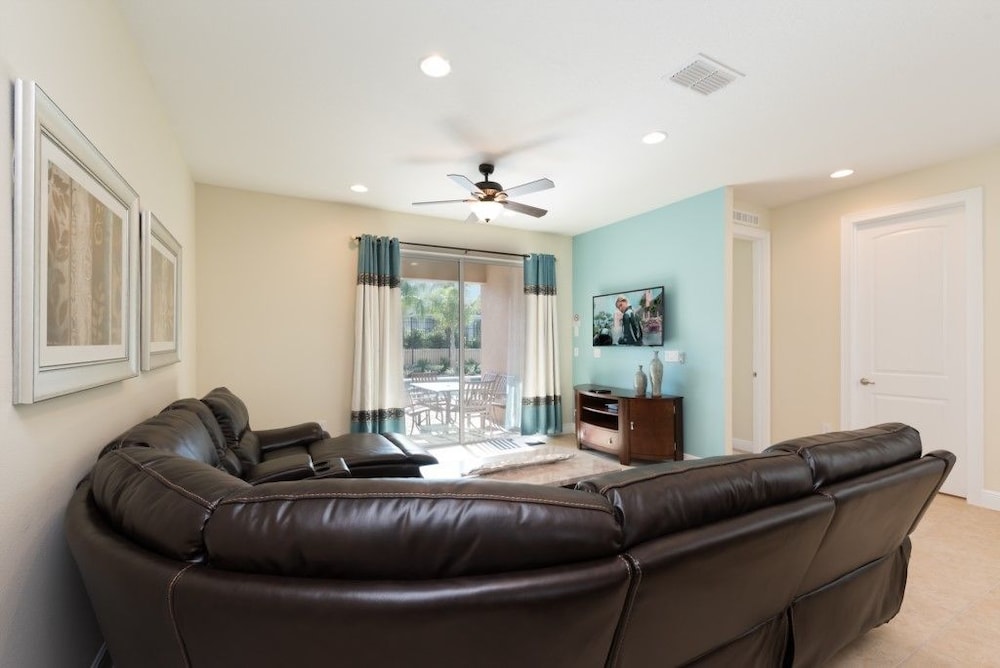 Je63369 - The Encore Club Resort - 8 Bed 7 Baths Resort Home - Image 2