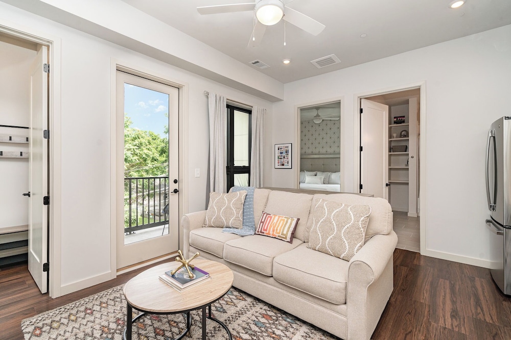 Harmony Outpost-pool & Gym-4 Mins To Broadway