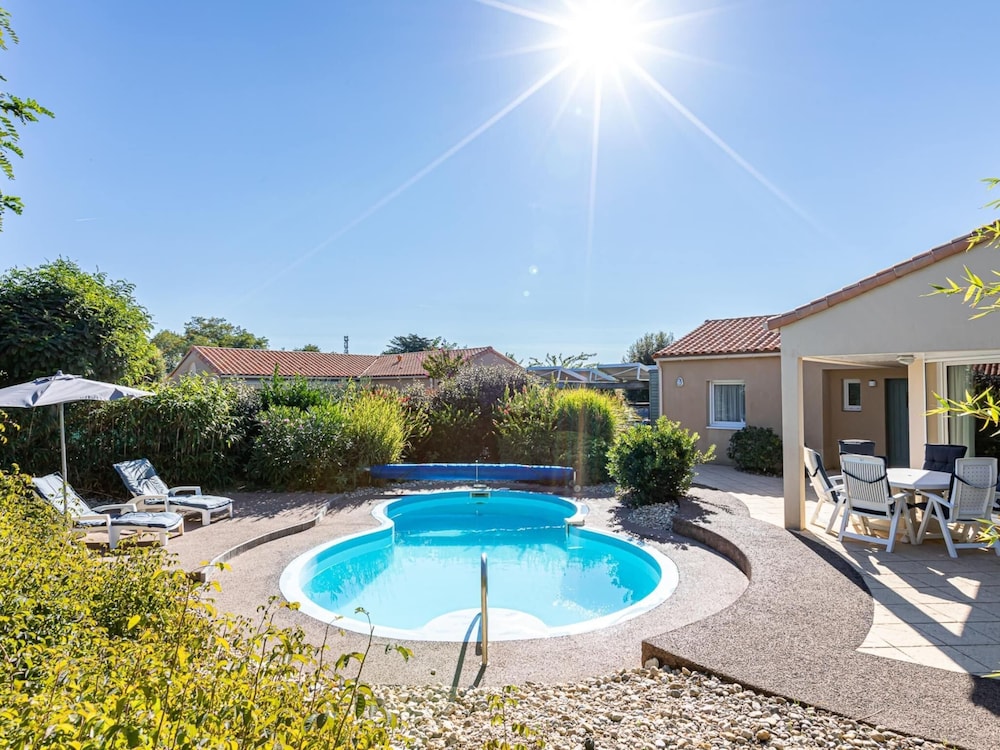 Luxurious Villa With Private Pool in the Vendee photo 2