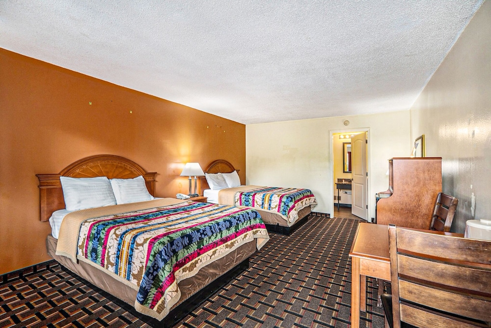 Great Lakes Inn and Suites view 4
