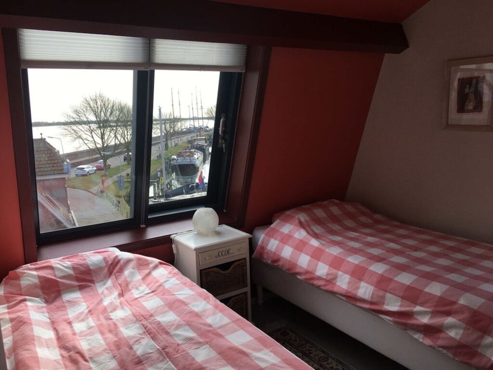 Aan de Kade Comfortable Holiday Residence view 2