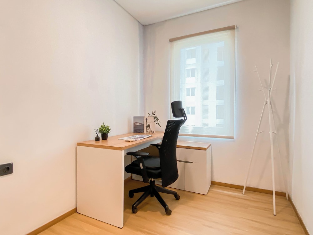 Best Choice 1Br With Extra Room Apartment Thamrin Residence