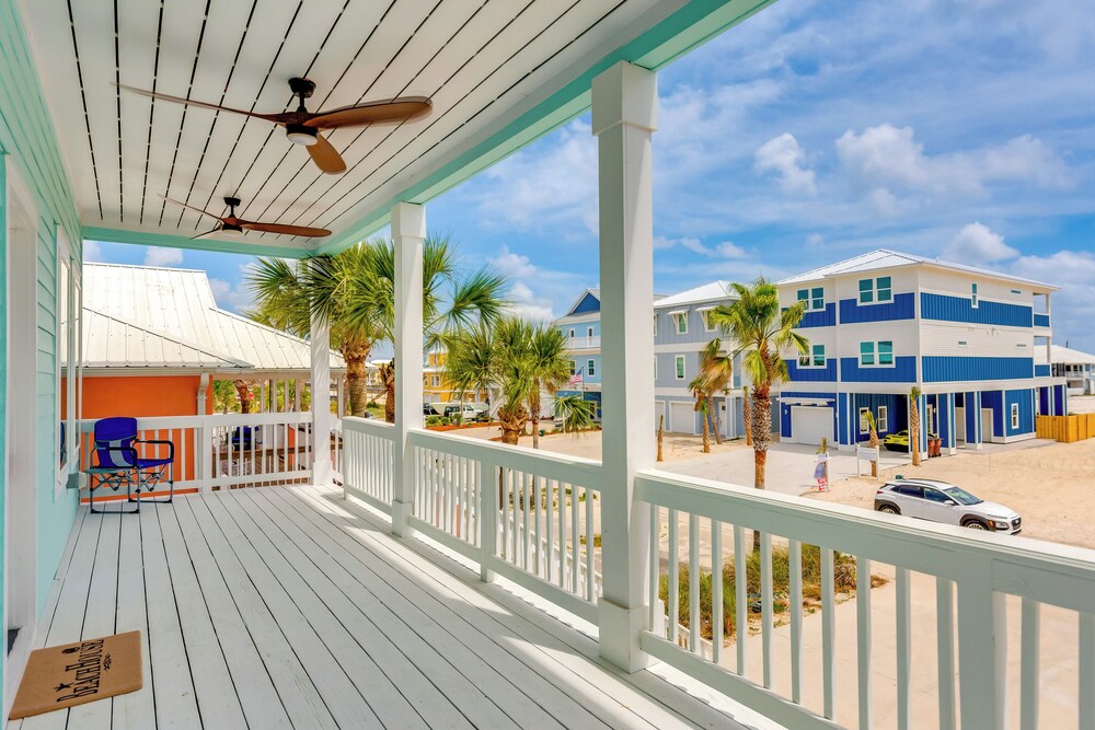 Walk to Beach: Home w/ Ocean View in Navarre!