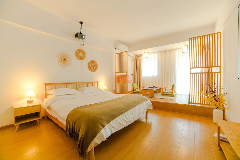 Xihe Light Luxury Self-service Apartment