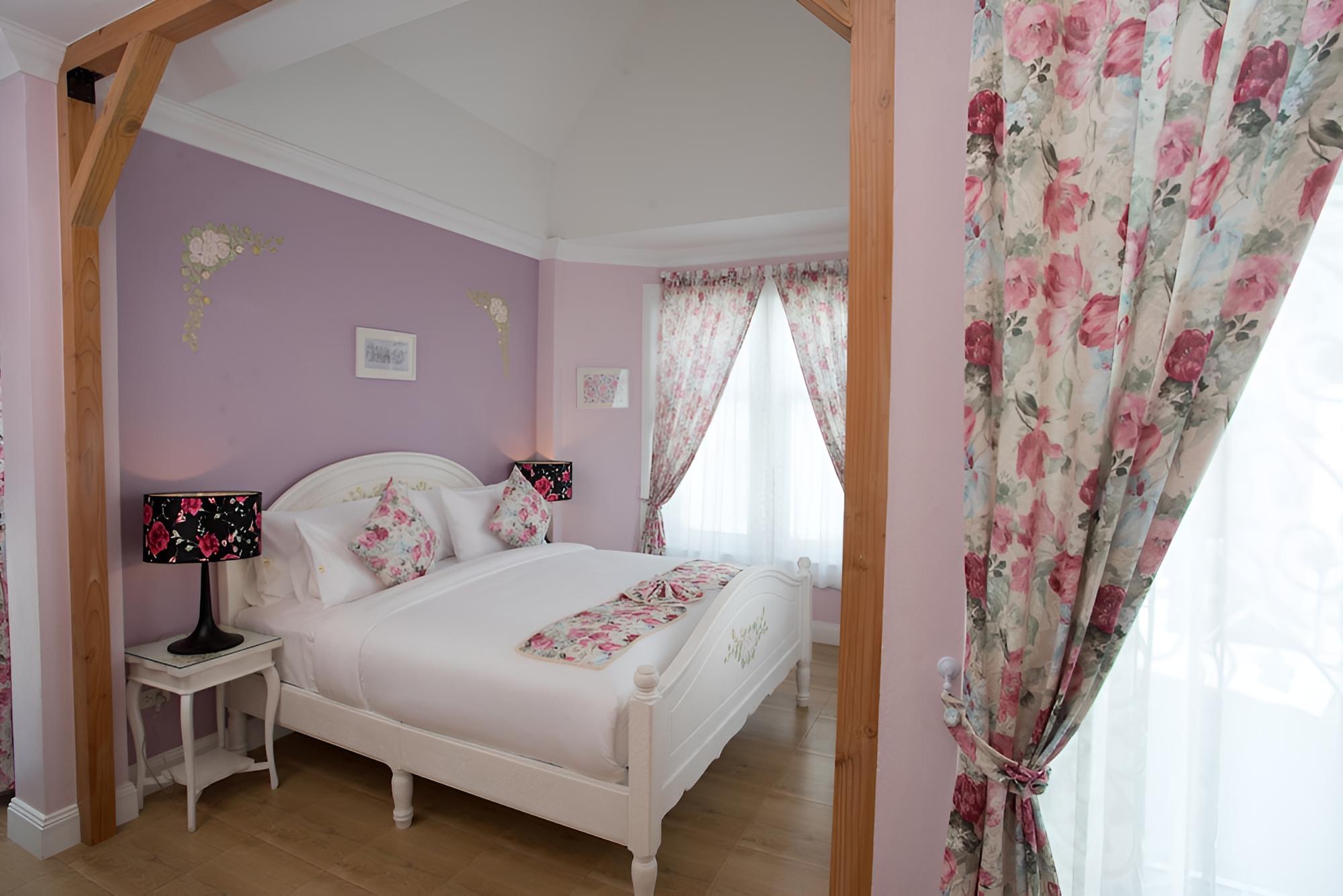 Hillsborough The English Country House