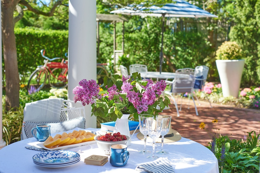 Bellport Inn