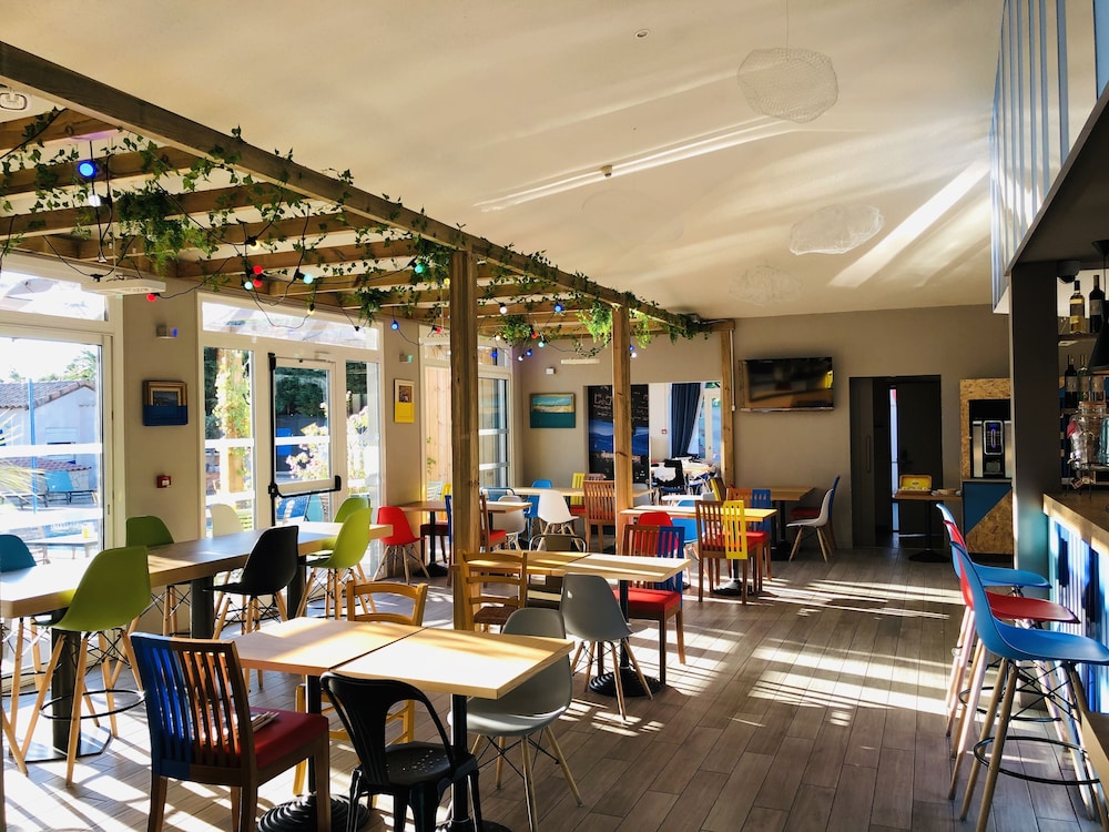 Vitrolles Vacations - Greet Hotel Marseille Provence Aeroport - Property Image 2