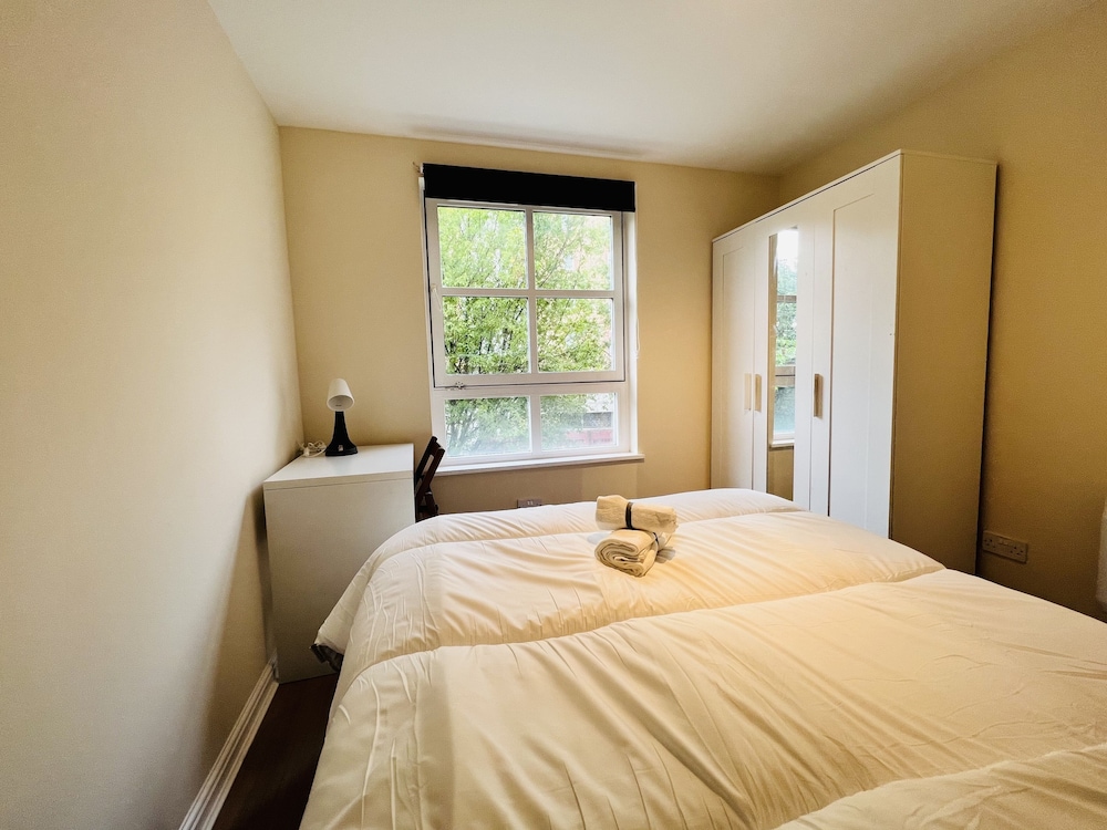 Stunning 2-bed Apartment in Edinburgh Free Parking view 5
