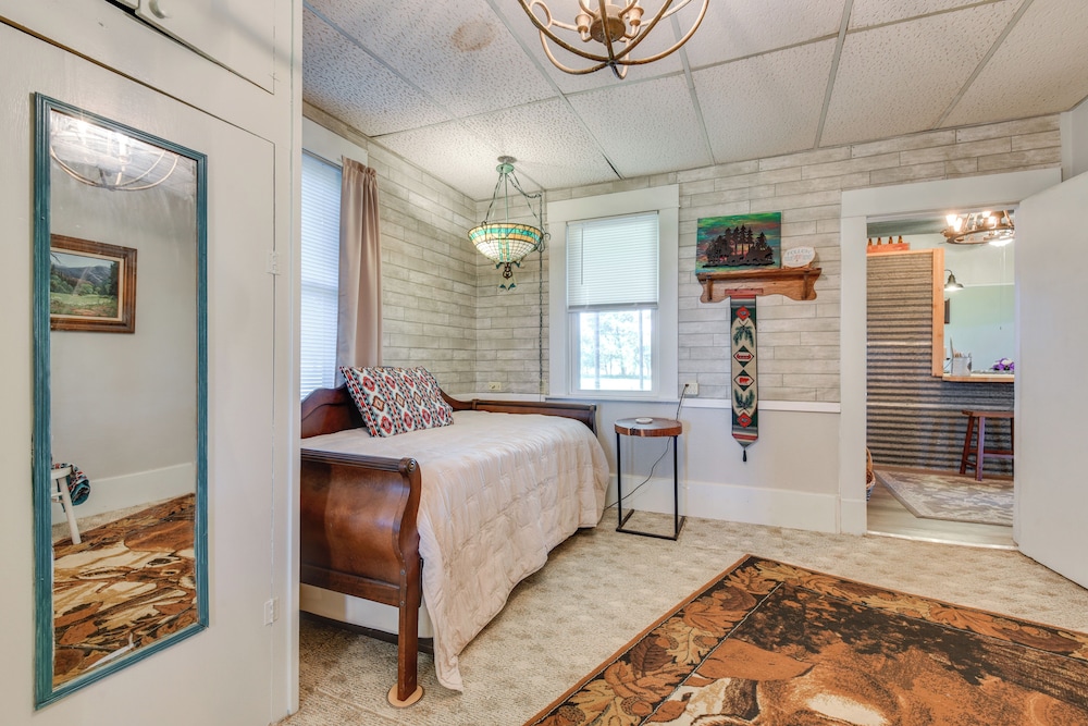 Countryside Retreat w/ Pasture Views in Hominy