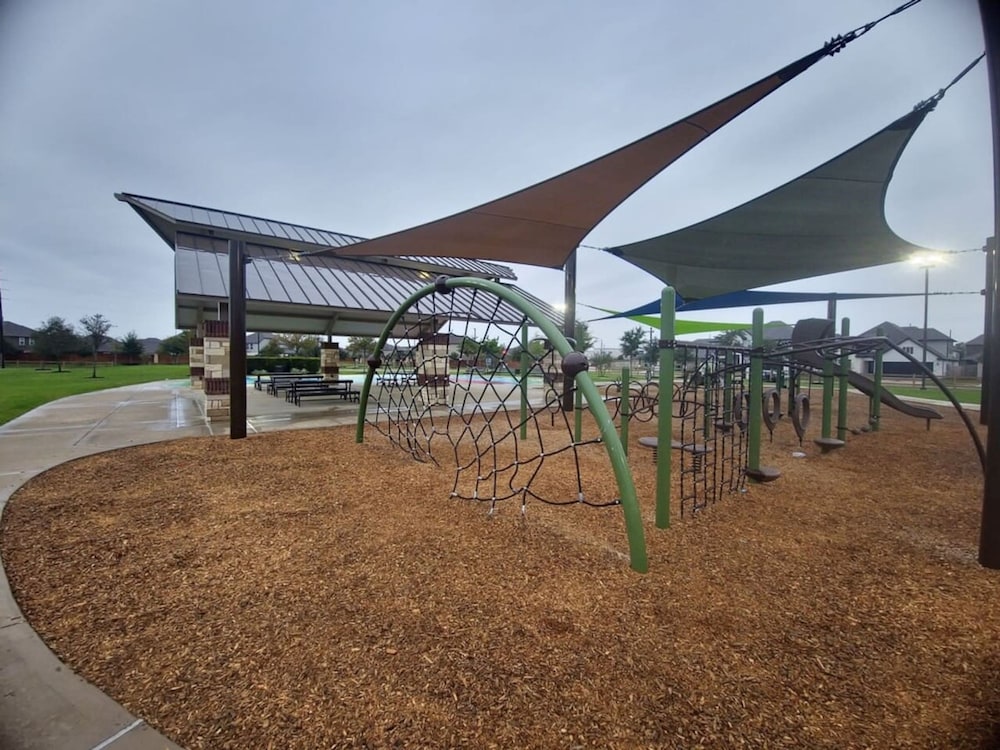 Serenity in Suburbia - Katy Tx