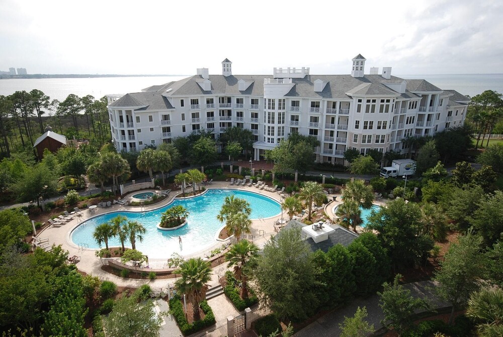 Bahia 4020 view 4