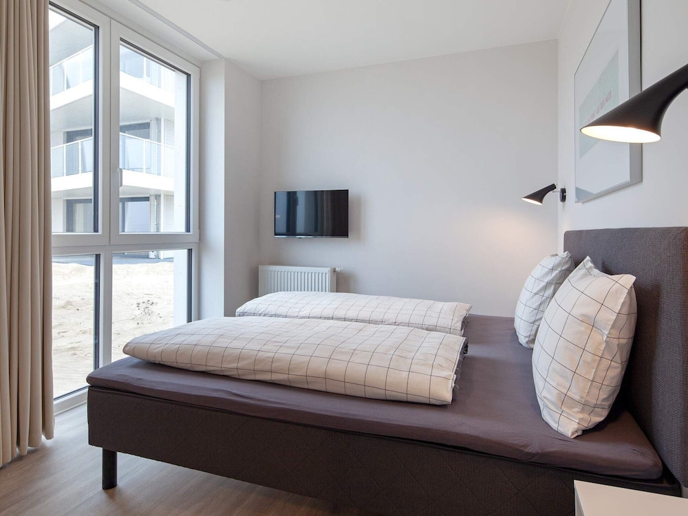 Cozy Modern Apartment With Sea Views