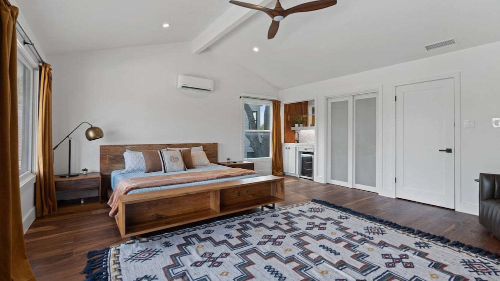 Upstay Luxury Golf Course Retreat w/ Pool & Patio