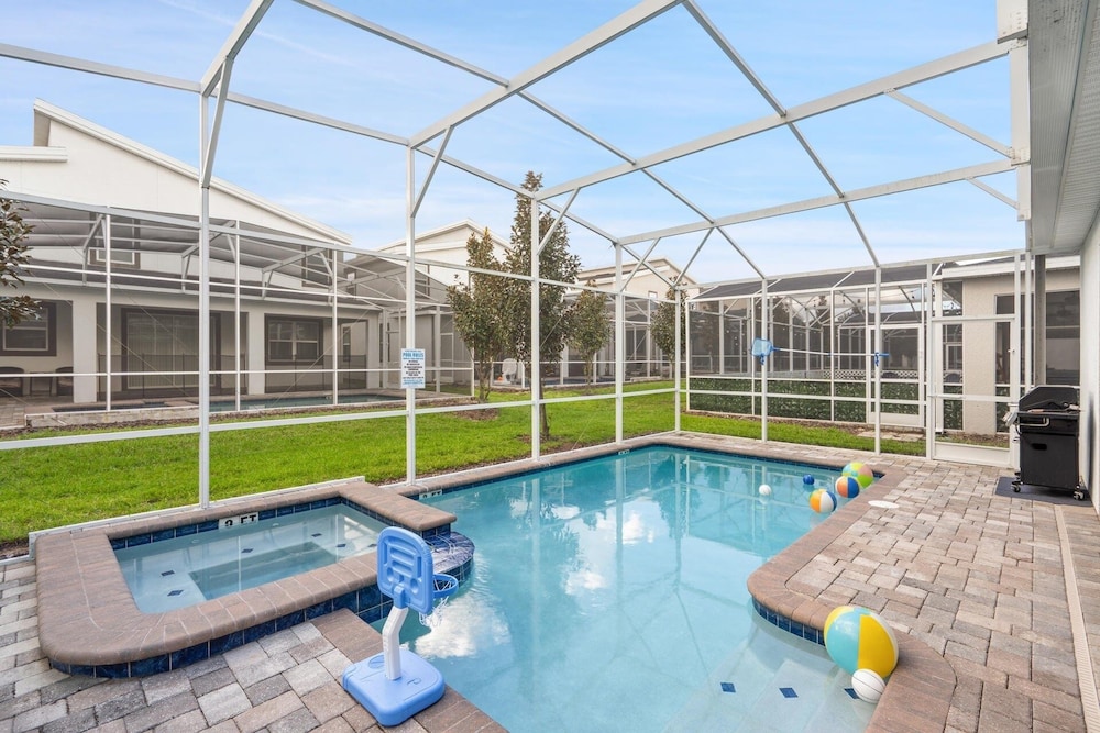 ChampionsGate Resort 8-Bedroom Vacation Pool Home - Includes Resort Clubhouse Amenity Access! 8 Home