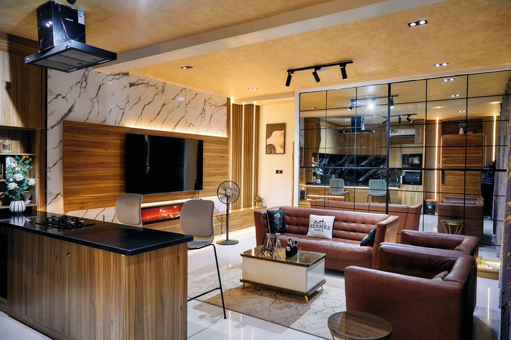 Mo's Place by Zuno Homes