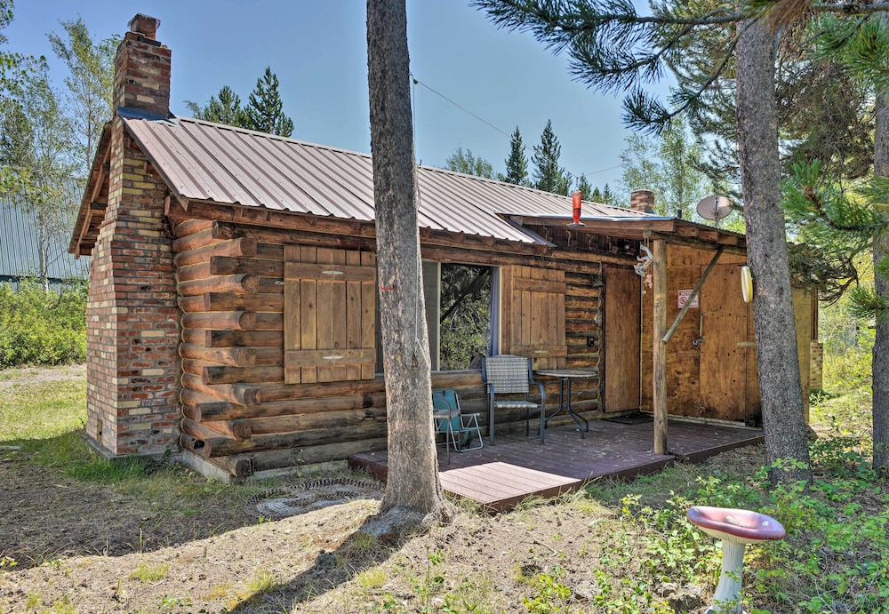 'grandpa's Cabin' ~ 30 Miles to Yellowstone! view 2
