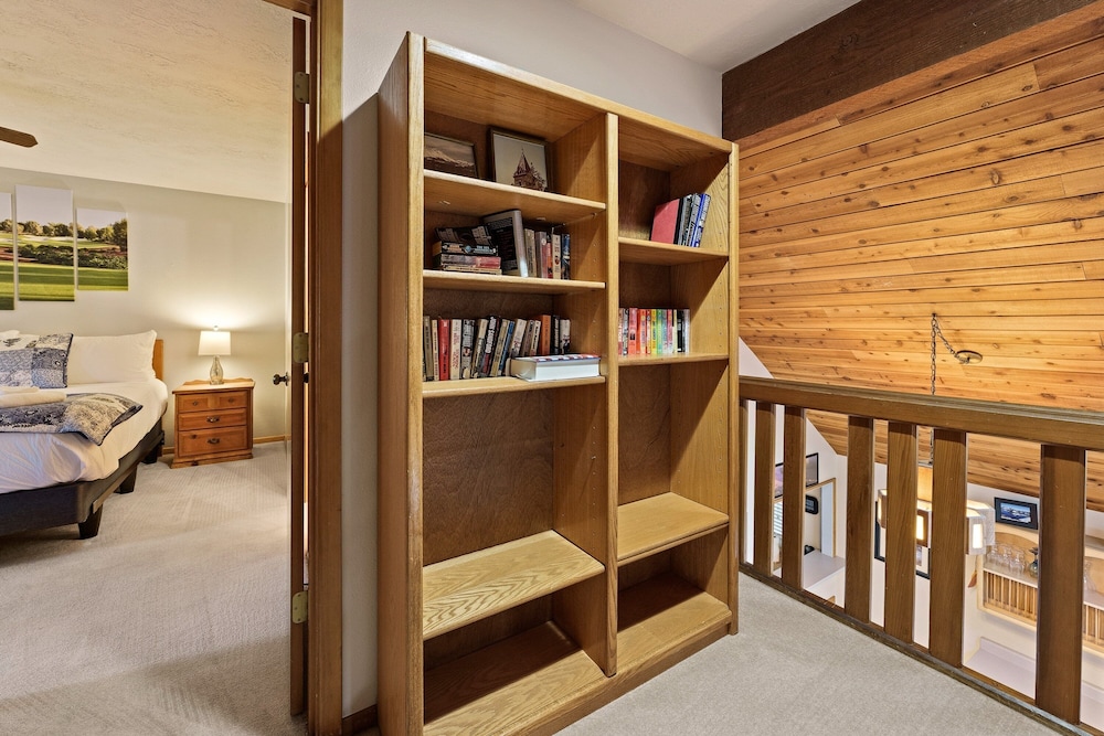 Sequoia 14 2 Bedroom Home
