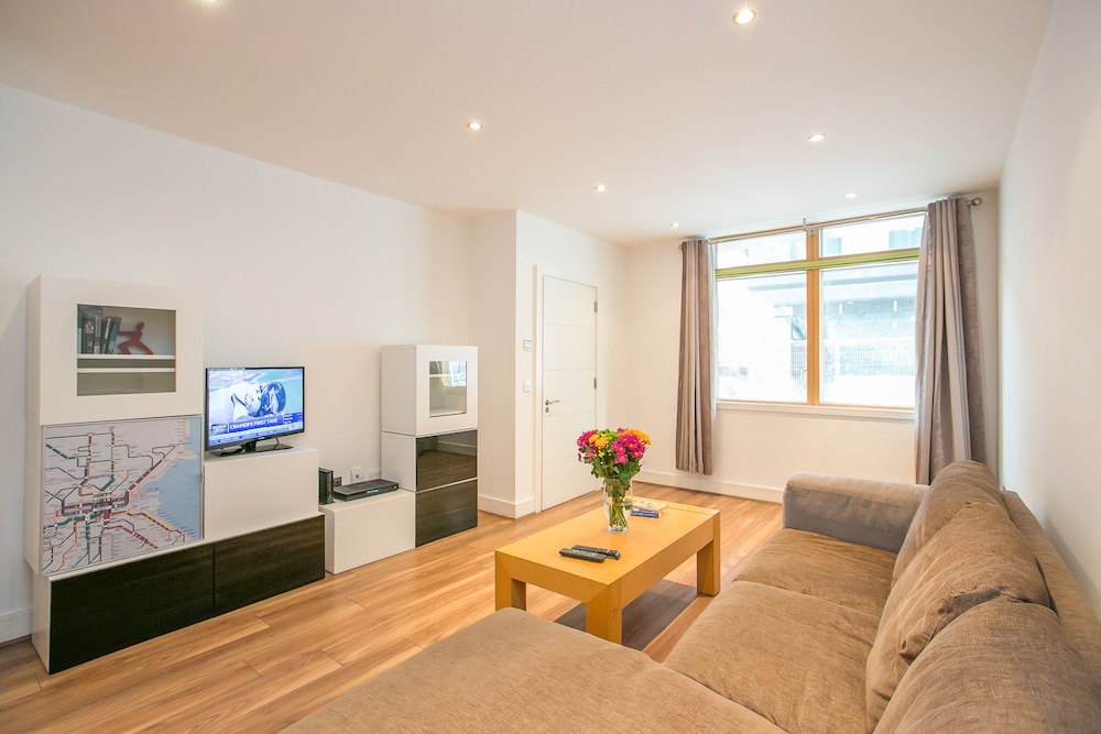 Grand Canal Square Apartments