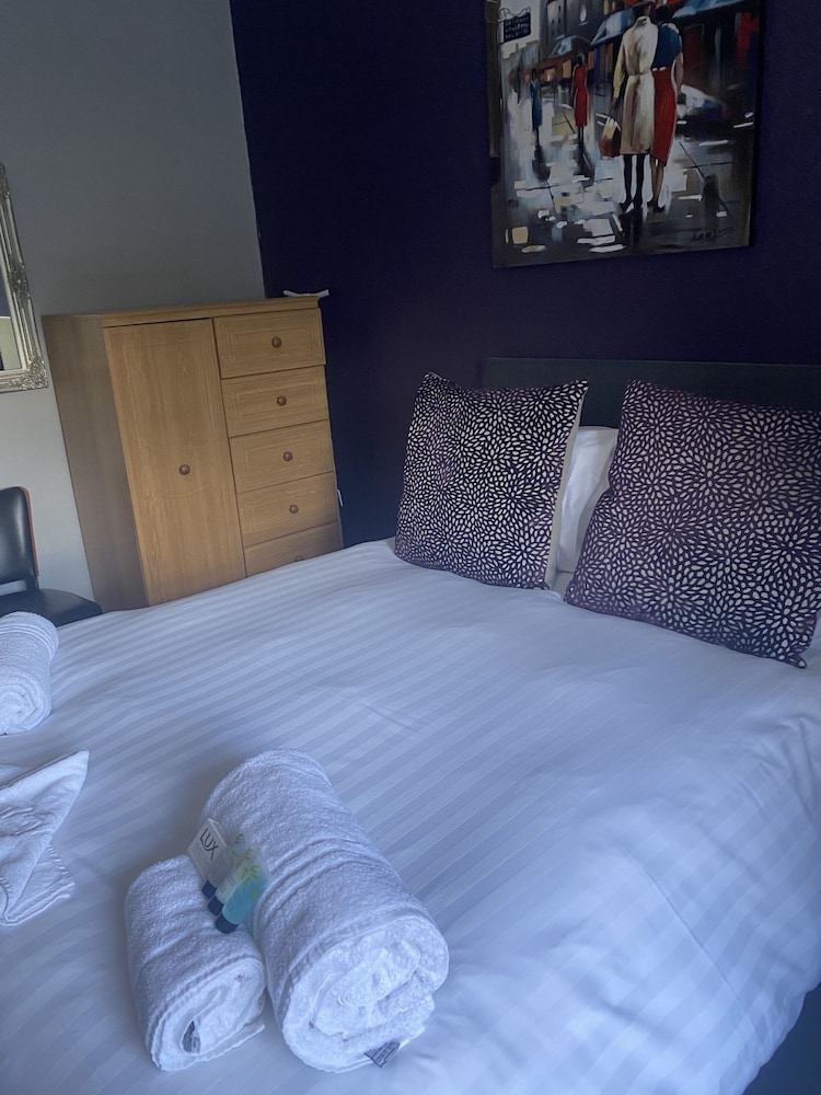 Turf Hotel