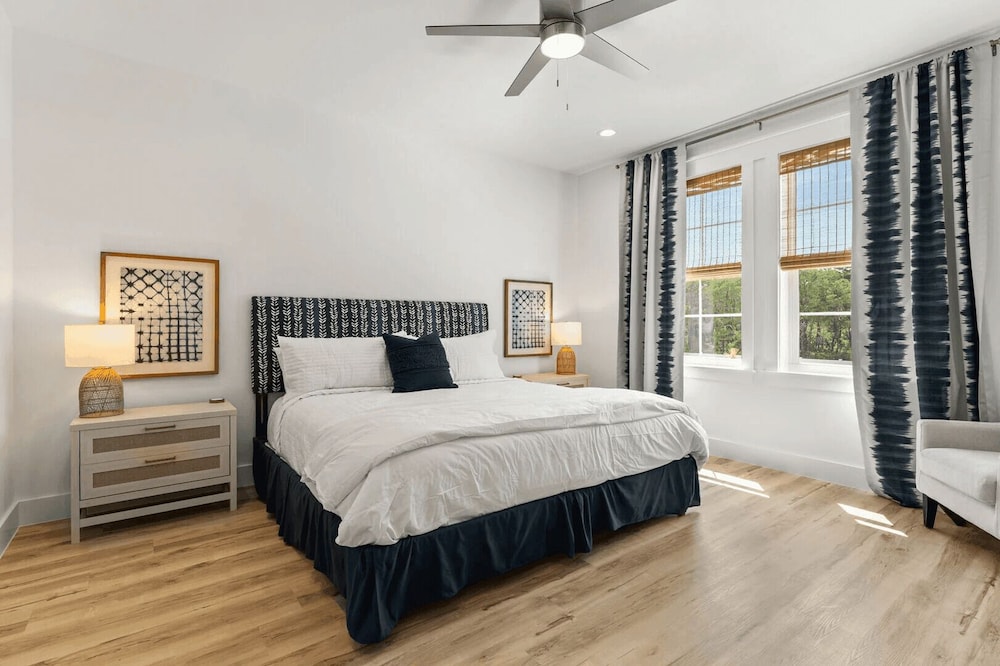 Chic Shack by Avantstay Private Pool, Walk to Beach, Sleeps 13!
