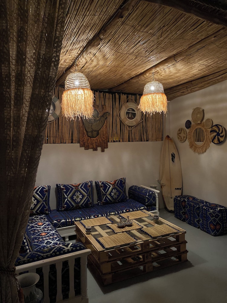 TITRYTE SURF HOUSE