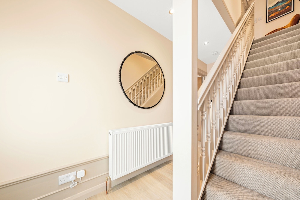Modern 3Bed Home Next To Glasgow Airport