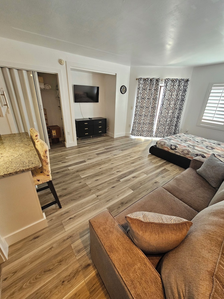 Premium Condos near Universal Studios