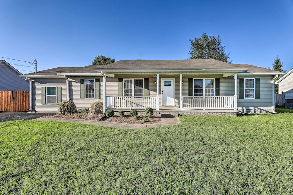 Classic Murfreesboro Home w/ Grill & Yard!