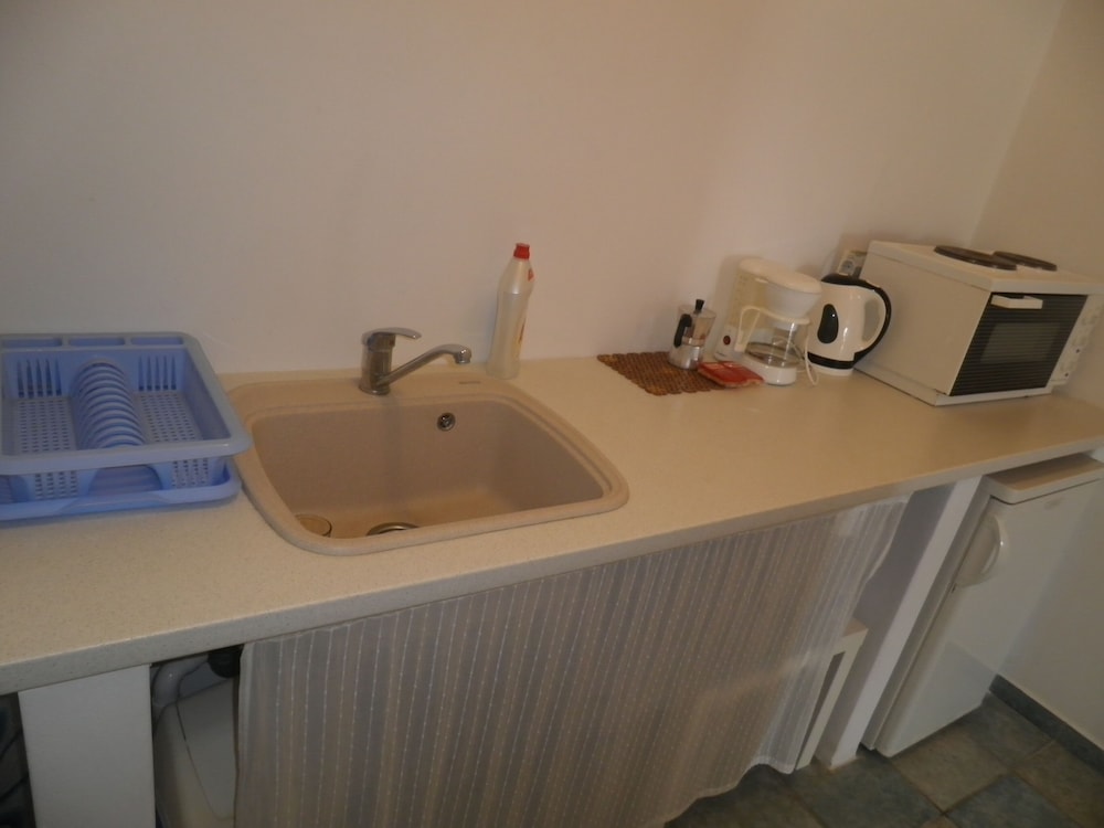 Kavalieros Studios - Property Image 39