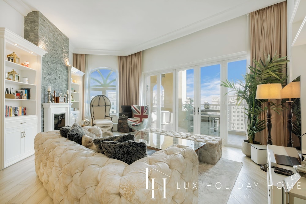 LUX The Shoreline Sea View Suite
